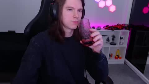 nitroshade online show from December 18, 2:51 am