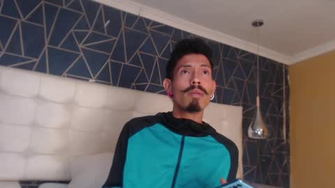 Noah online show from February 14, 1:00 am