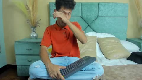 Noah online show from April 30, 3:35 am
