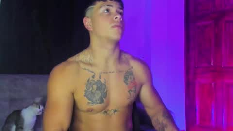 noah_223 online show from November 26, 2:25 am