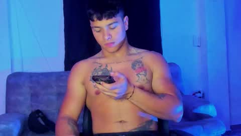 noah_223 online show from November 19, 12:21 am