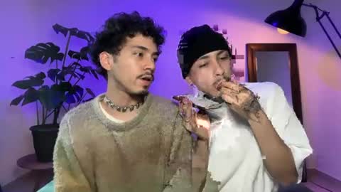 noah_and_steven online show from June 22, 7:29 pm
