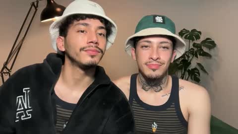 noah_and_steven online show from June 11, 2:53 am