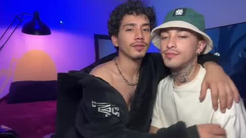 noah_and_steven online show from July 16, 12:39 am