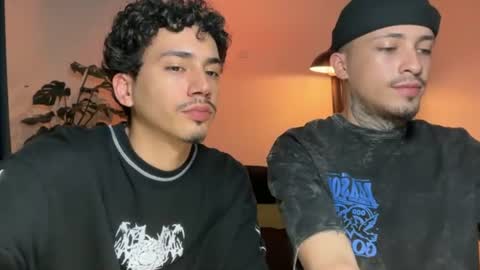 noah_and_steven online show from July 7, 9:40 pm