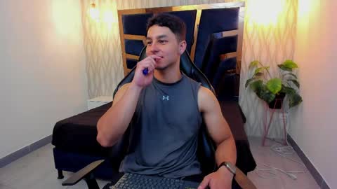 Noah online show from April 29, 3:38 pm