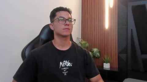 Noah online show from December 22, 12:13 pm