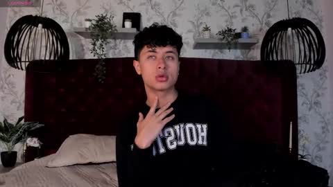 noah_dupont_ online show from February 23, 11:56 am