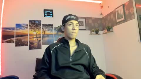 noah_flynn1 online show from March 8, 9:02 am