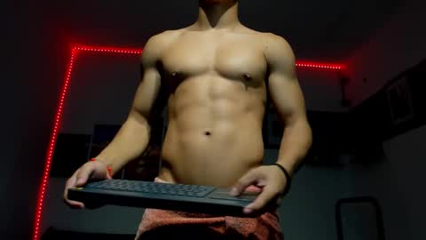 noah_flynn1 online show from December 3, 6:08 am