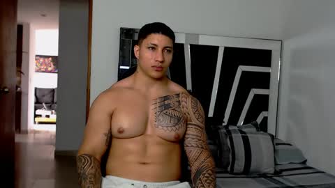 Noah Harris01 online show from February 12, 5:16 pm