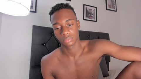 noah_johes online show from March 18, 3:42 am