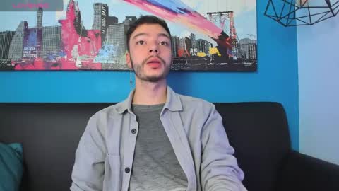 Snapshot of noah_ricci_ chatting on December 12, 12:44 pm    online show from December 12, 12:44 pm
