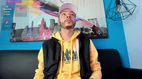 Snapshot of noah_ricci_ chatting on January 23, 11:58 am    online show from January 23, 11:58 am