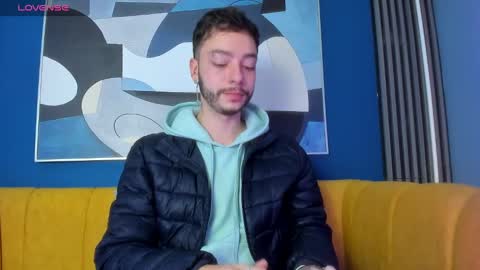 Snapshot of noah_ricci_ chatting on December 21, 1:10 pm    online show from December 21, 1:10 pm