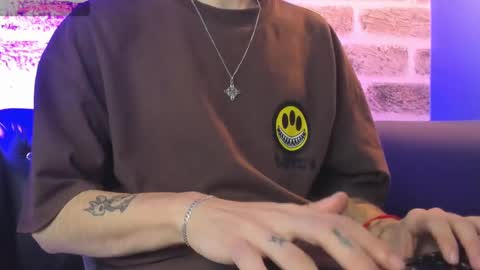 Snapshot of noah_ricci_ chatting on October 11, 1:04 pm    online show from October 11, 1:04 pm