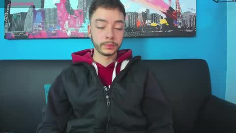 Snapshot of noah_ricci_ chatting on December 31, 11:09 am    online show from December 31, 11:09 am