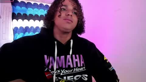 noah_smith04 online show from July 17, 4:13 pm