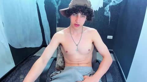 Snapshot of noah_sokolov chatting on October 18, 8:14 pm noah_sokolov online show from October 18, 8:14 pm