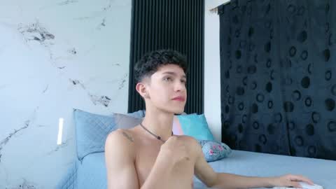 noah tyler  online show from April 6, 7:14 pm