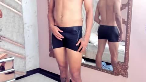 Noah online show from March 28, 8:09 pm