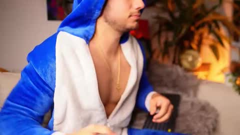 kevin online show from February 18, 12:20 am