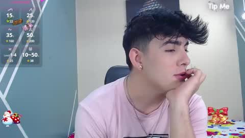 Snapshot of nolan_twink chatting on December 7, 6:15 pm Nolan  online show from December 7, 6:15 pm