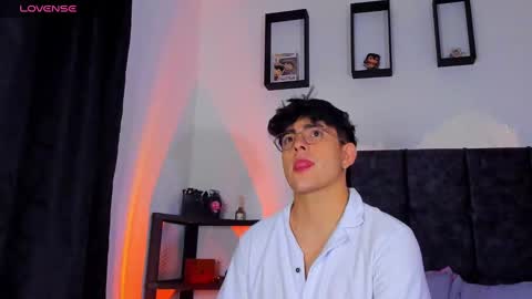 Snapshot of nolan_twink chatting on October 19, 2:49 am Nolan  online show from October 19, 2:49 am