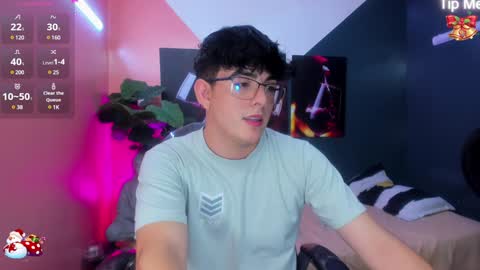 Snapshot of nolan_twink chatting on December 14, 6:20 pm Nolan  online show from December 14, 6:20 pm