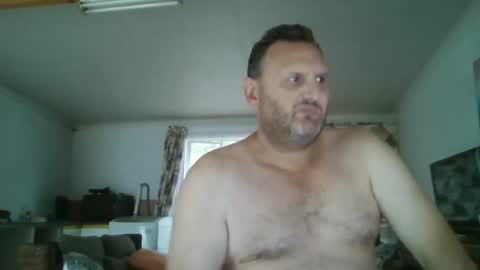 Snapshot of nollie244 chatting on December 29, 4:59 am Nollie online show from December 29, 4:59 am