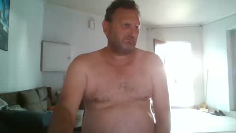 Snapshot of nollie244 chatting on February 9, 5:08 am Nollie online show from February 9, 5:08 am