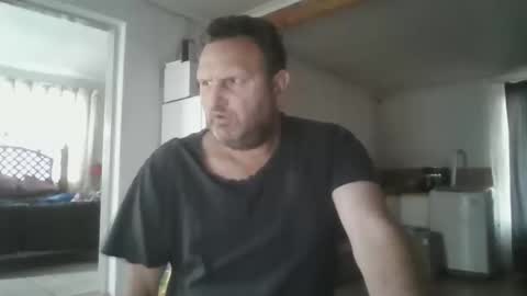 Snapshot of nollie244 chatting on September 11, 5:17 am Nollie online show from September 11, 5:17 am