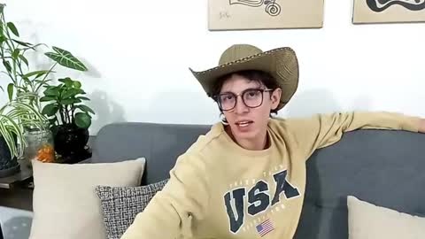 Snapshot of norehg__ chatting on October 15, 10:12 am Norehg online show from October 15, 10:12 am