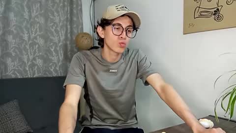 Snapshot of norehg__ chatting on October 23, 12:14 am Norehg online show from October 23, 12:14 am