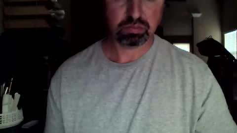 nvrenuff1979 online show from December 17, 12:45 pm