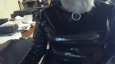 oddobsessions online show from December 16, 11:34 pm