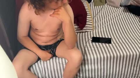 Snapshot of ofc143 chatting on October 28, 3:09 am ofc143 online show from October 28, 3:09 am