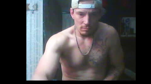 Snapshot of oh_you_know69 chatting on December 31, 8:48 am who dares  toss me some  tips lets have fun online show from December 31, 8:48 am