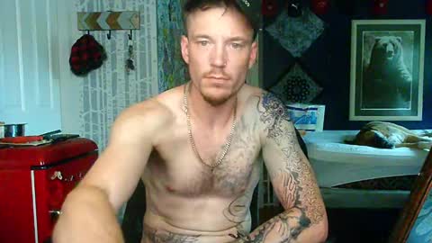 Snapshot of oh_you_know69 chatting on October 1, 12:58 am who dares  toss me some  tips lets have fun online show from October 1, 12:58 am