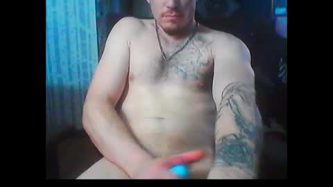 Snapshot of oh_you_know69 chatting on January 7, 8:10 pm who dares  toss me some  tips lets have fun online show from January 7, 8:10 pm