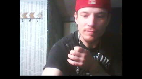 Snapshot of oh_you_know69 chatting on January 15, 8:51 am who dares  toss me some  tips lets have fun online show from January 15, 8:51 am