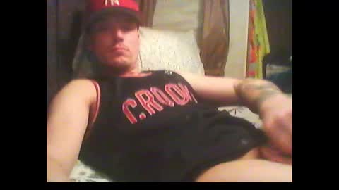 Snapshot of oh_you_know69 chatting on February 22, 7:23 am who dares  toss me some  tips lets have fun online show from February 22, 7:23 am