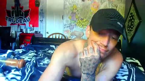 Snapshot of oh_you_know69 chatting on September 21, 11:38 pm who dares  toss me some  tips lets have fun online show from September 21, 11:38 pm