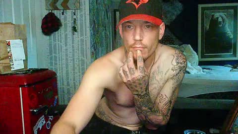 Snapshot of oh_you_know69 chatting on October 2, 1:20 am who dares  toss me some  tips lets have fun online show from October 2, 1:20 am