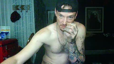 Snapshot of oh_you_know69 chatting on September 24, 11:52 am who dares  toss me some  tips lets have fun online show from September 24, 11:52 am