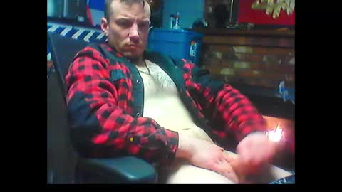 Snapshot of oh_you_know69 chatting on February 18, 3:10 pm who dares  toss me some  tips lets have fun online show from February 18, 3:10 pm