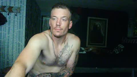 Snapshot of oh_you_know69 chatting on September 27, 10:57 am who dares  toss me some  tips lets have fun online show from September 27, 10:57 am