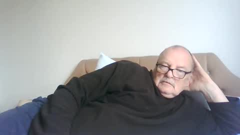 oldfkr69 online show from October 15, 9:50 am