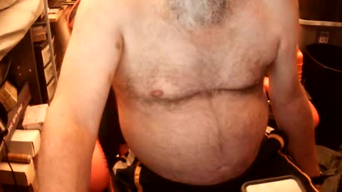 oldman196262 online show from August 4, 5:02 am