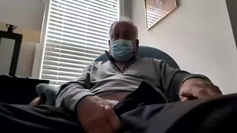 Snapshot of oldsubman chatting on October 11, 4:11 pm oldsubman online show from October 11, 4:11 pm